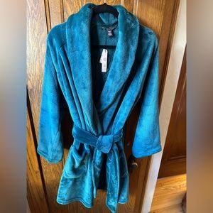 Victoria Secret Cozy Plush Robe NWT